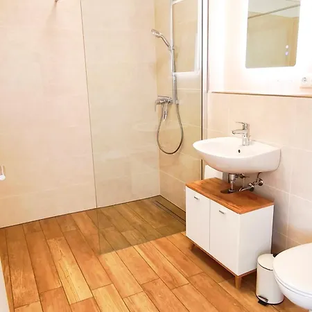 Erbkrug Blankensee, 4 Moderne Ferienapartments Im Herzen Der Mecklenburgischen Seenplatte 아파트